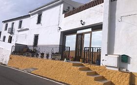 Large 1 Bed Apartment In The Beautiful Countryside